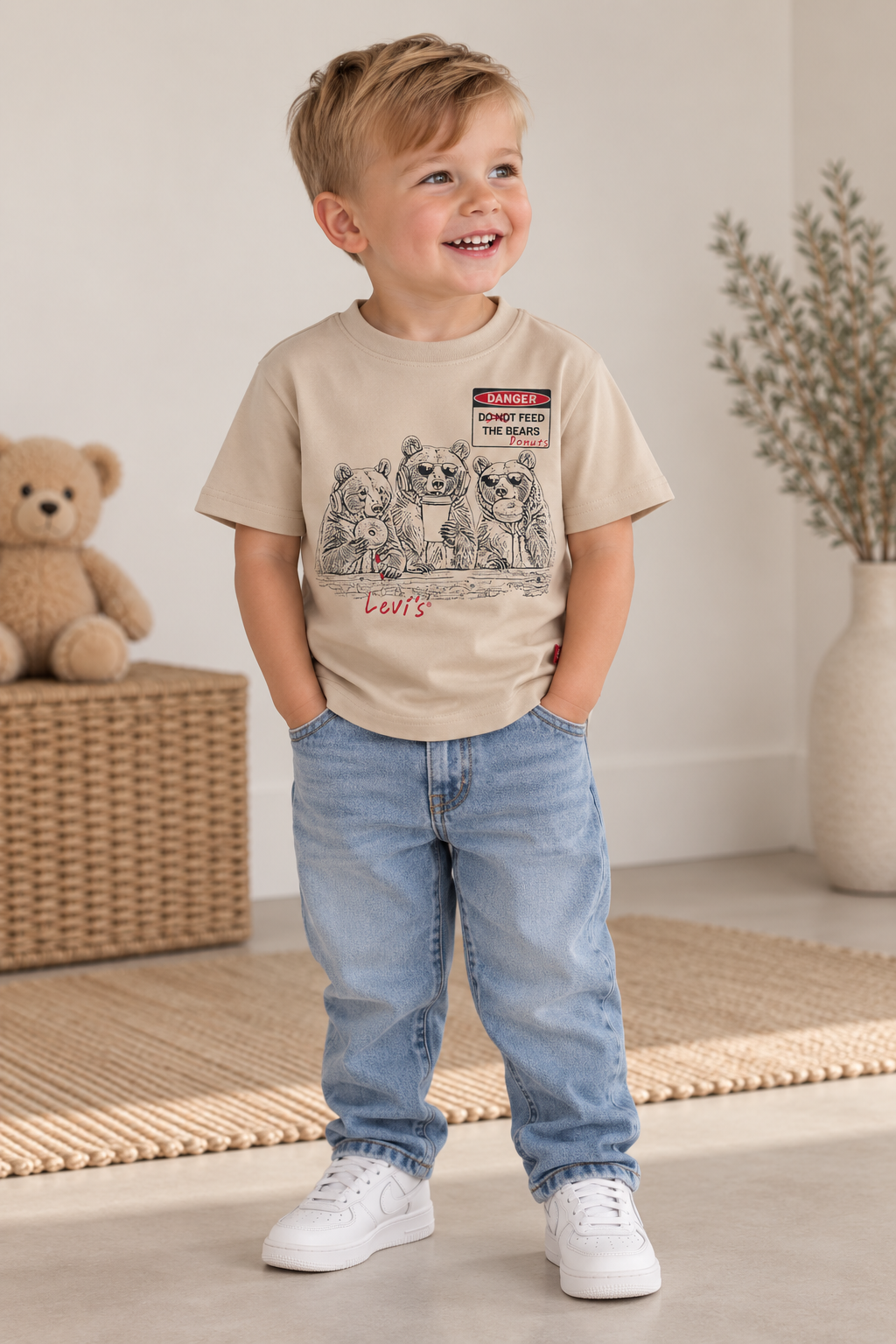 Levi’s Bear Tee