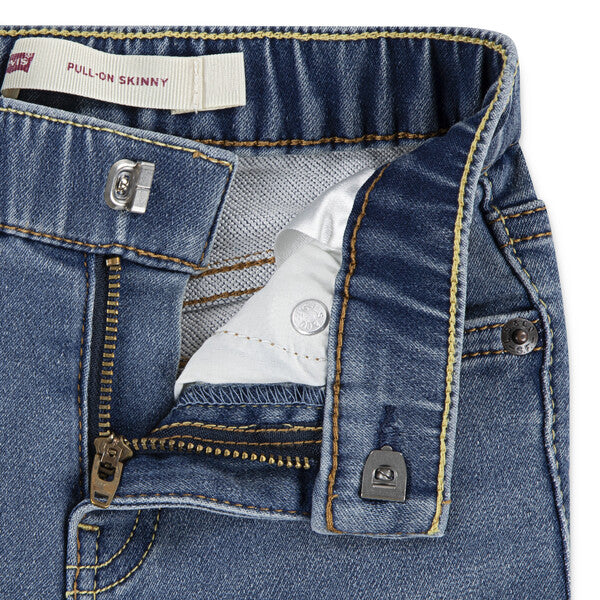 Levi’s Slim Fit Jeans