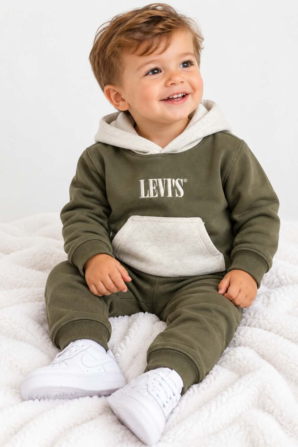 Levi’s Khaki Jogger Set